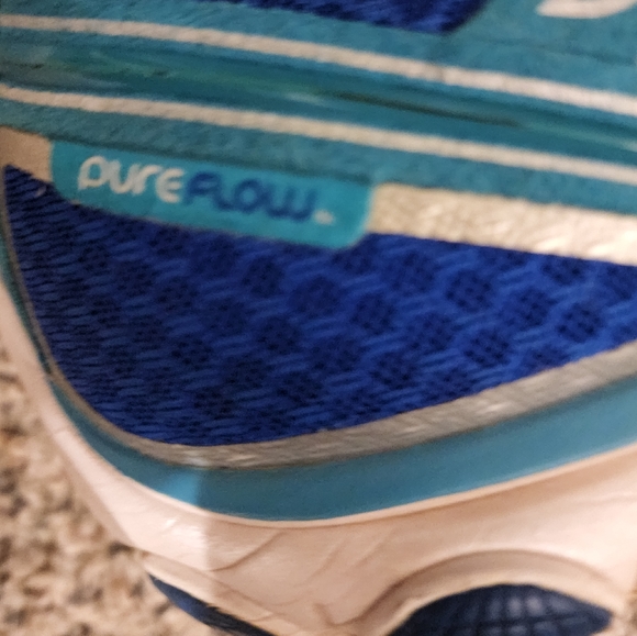 Brooks Pure Flow - Size 10 - Picture 3 of 9